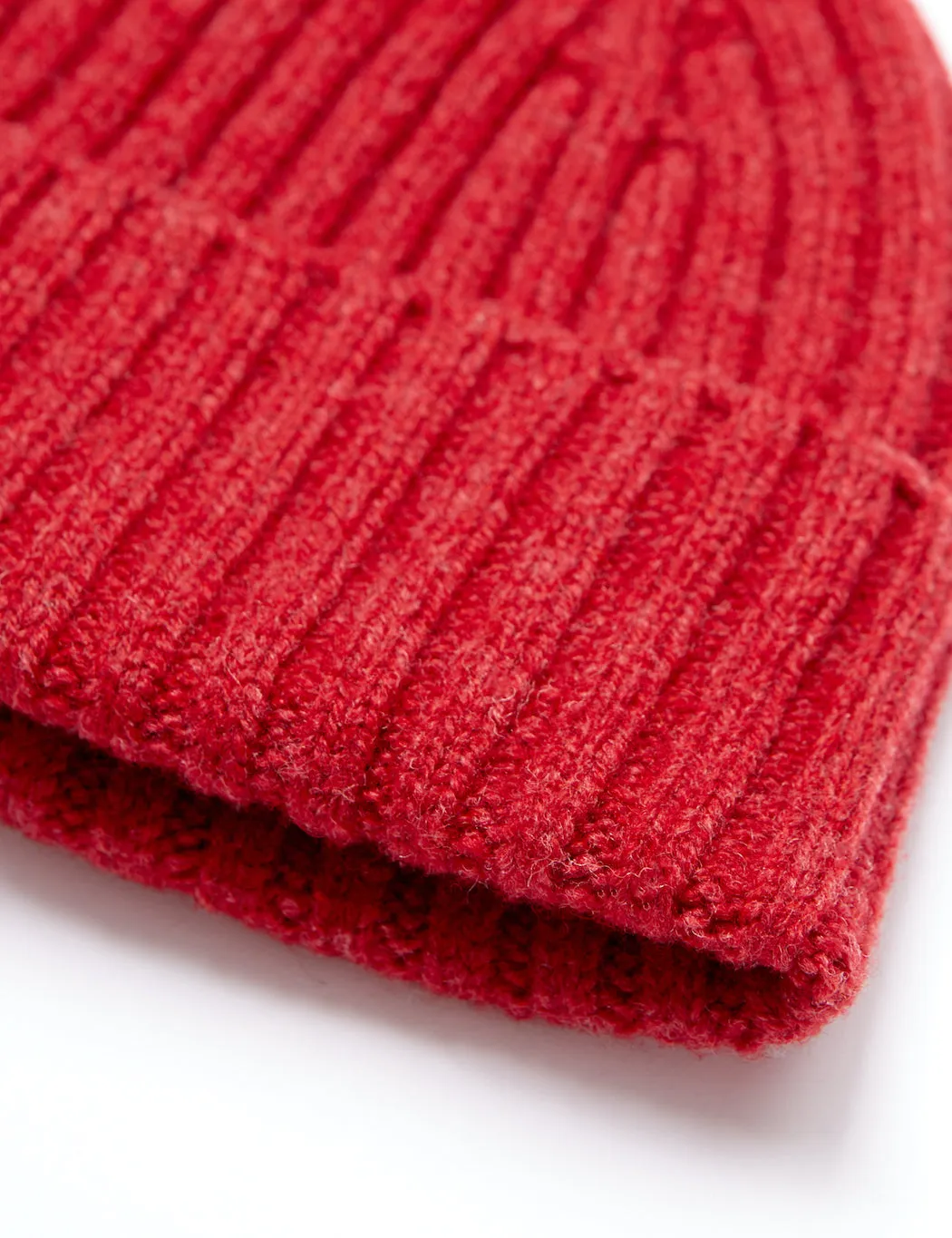 Bhode 2x2 Rib Beanie Hat (Lambswool) - Poppy Melange Red