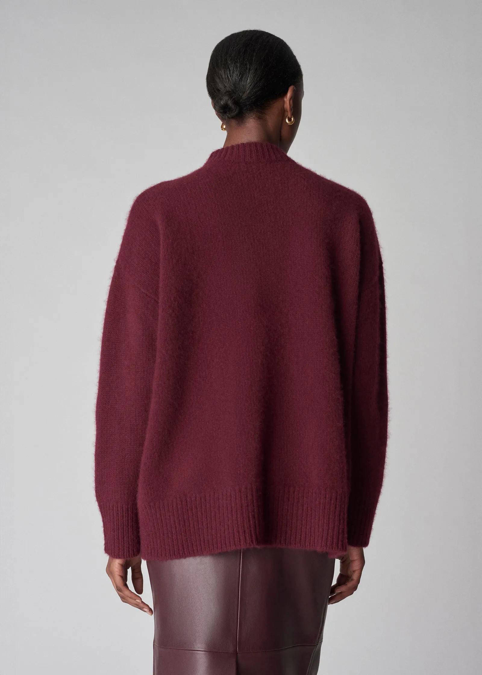 Boyfriend Crew Neck Sweater in Cashmere - Bordeaux