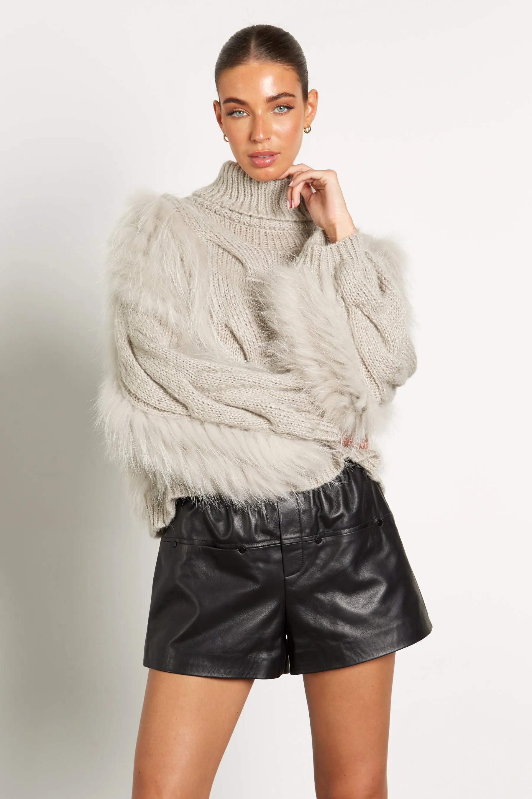 Halle Fur Jumper