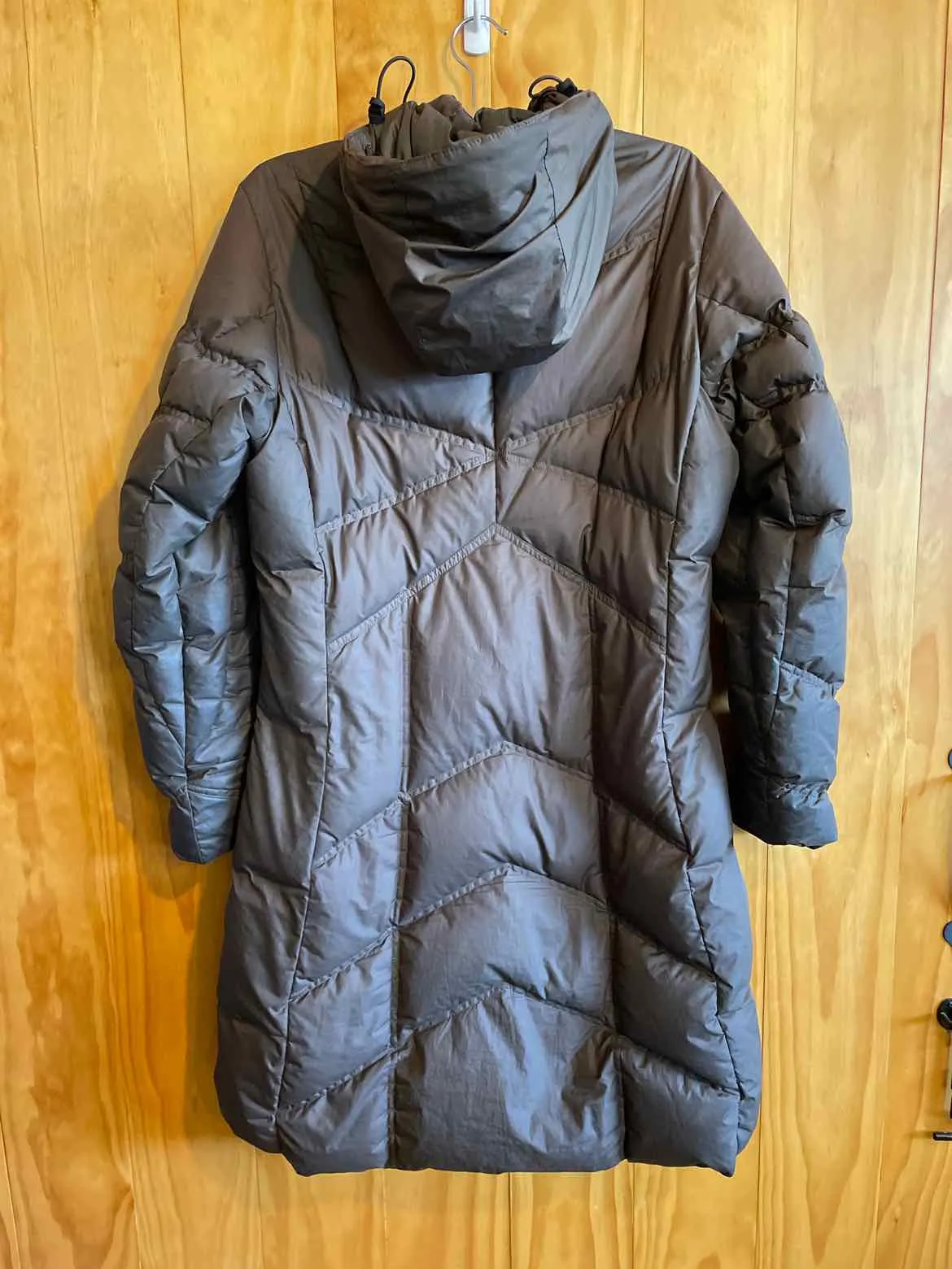 Women Size Medium Patagonia Grey Women's Winter Jacket