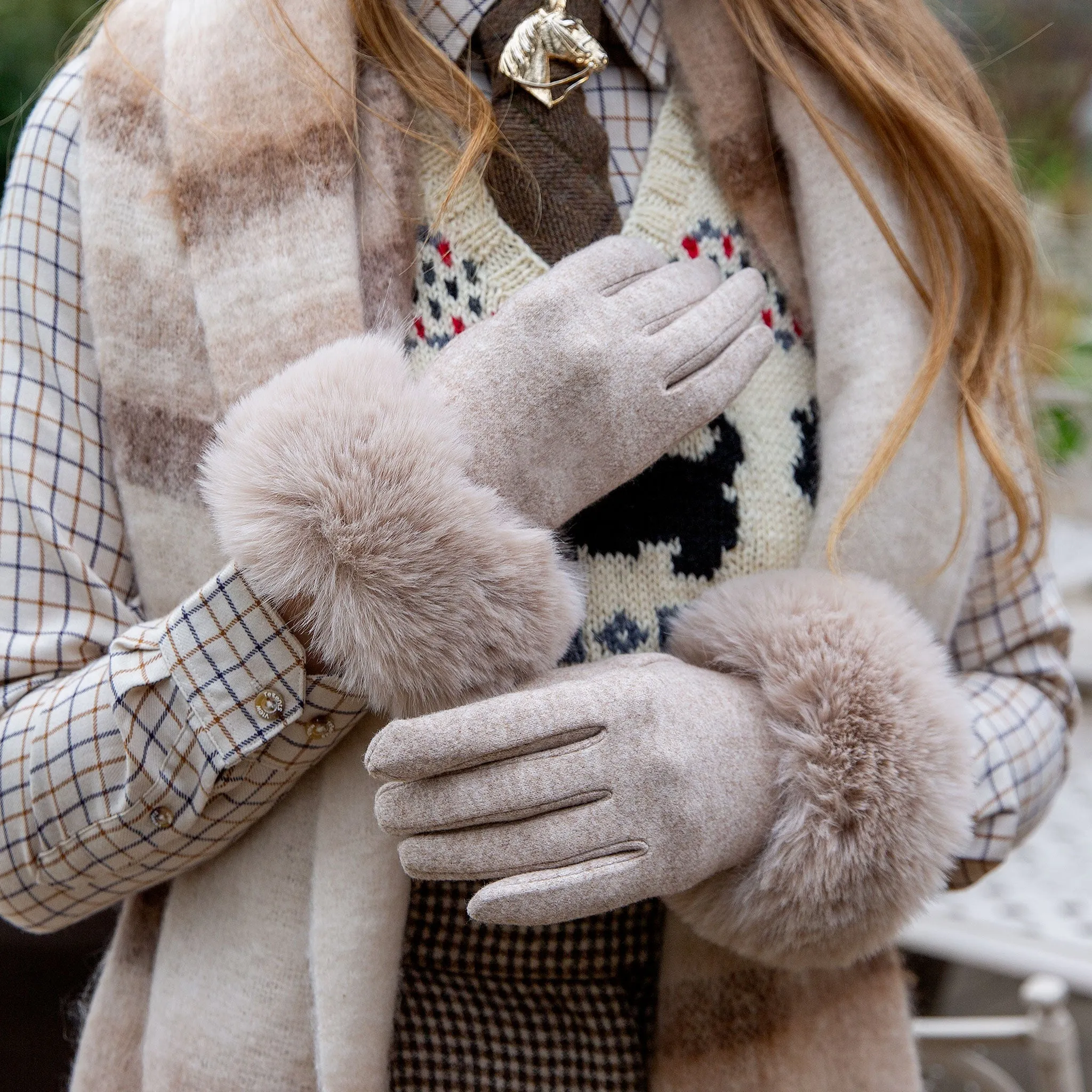 Women’s Gloves with Faux Fur Cuffs